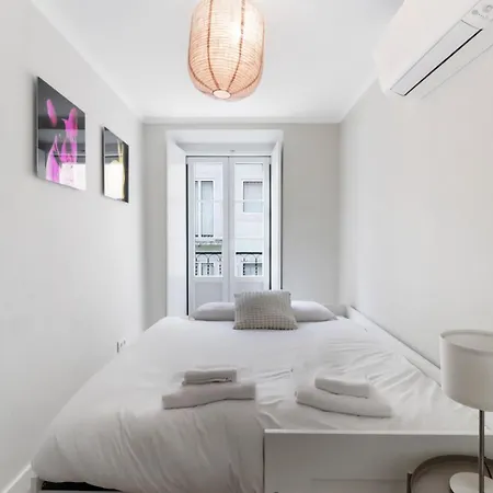 New 2br Praca Flores Ac | By Airnest Lisbon